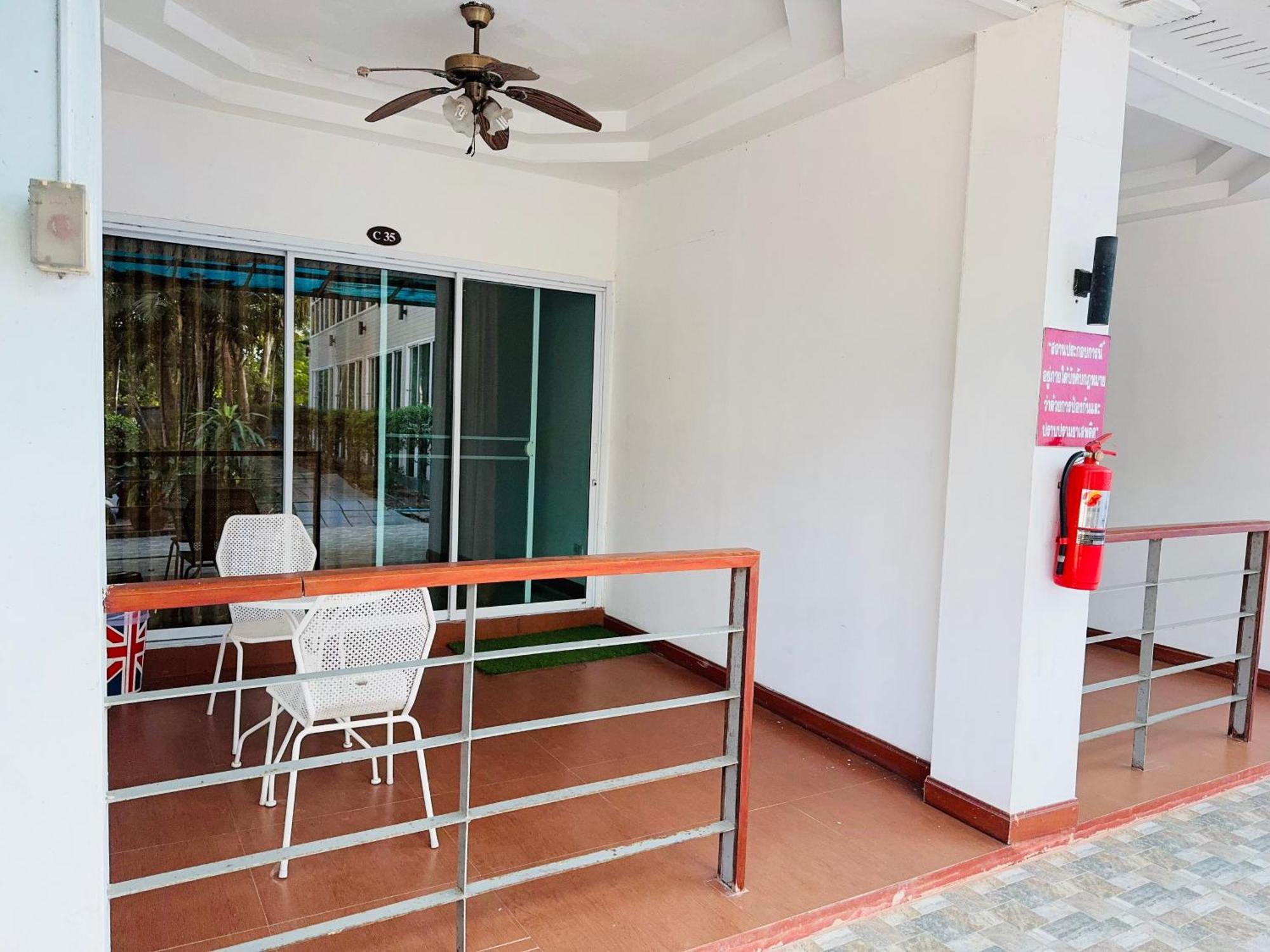 Baan Suan Khun Ta And Golf Resort Ubon Ratchathani Esterno foto