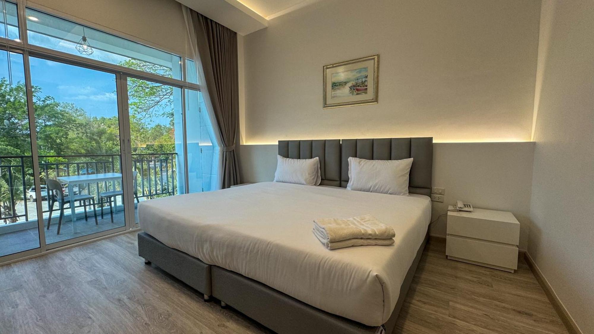 Baan Suan Khun Ta And Golf Resort Ubon Ratchathani Esterno foto