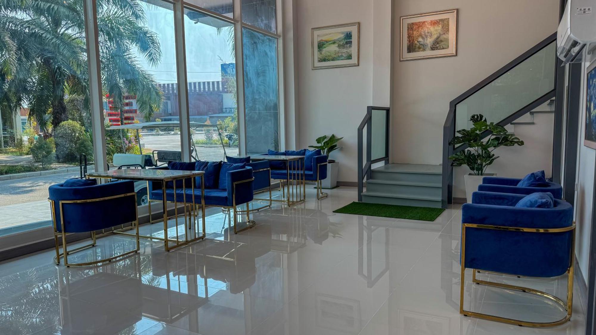 Baan Suan Khun Ta And Golf Resort Ubon Ratchathani Esterno foto
