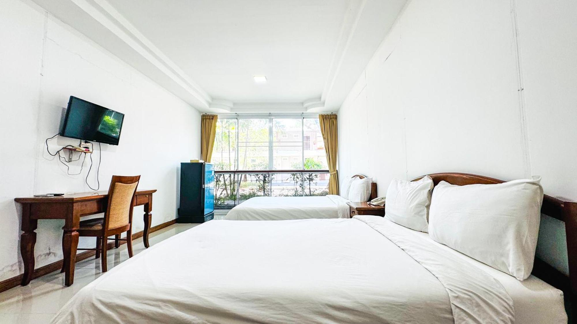 Baan Suan Khun Ta And Golf Resort Ubon Ratchathani Esterno foto